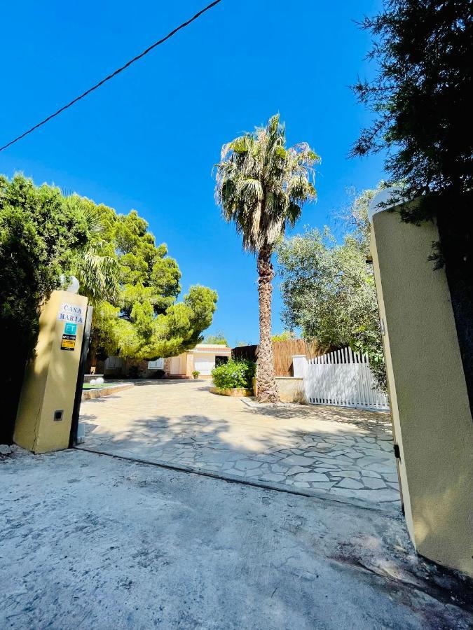 Villa Con Piscina Gigante Sant Francesc de s'Estany エクステリア 写真