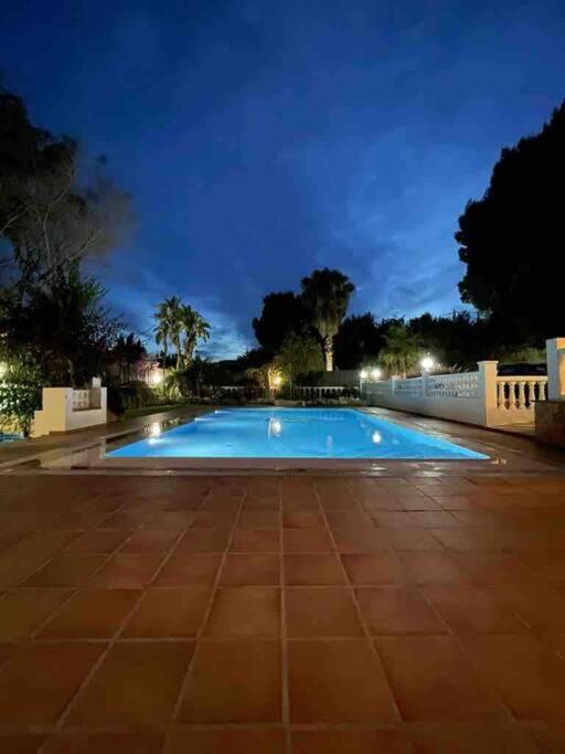 Villa Con Piscina Gigante Sant Francesc de s'Estany エクステリア 写真