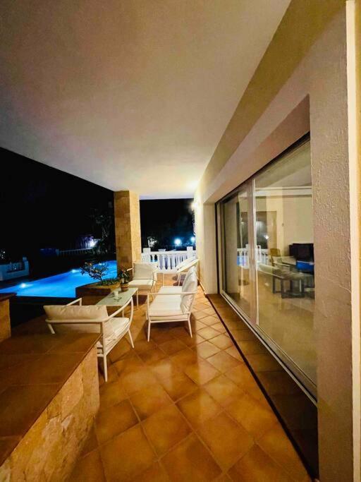 Villa Con Piscina Gigante Sant Francesc de s'Estany エクステリア 写真