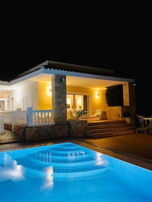 Villa Con Piscina Gigante Sant Francesc de s'Estany エクステリア 写真